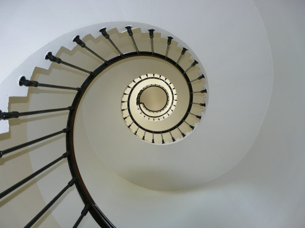 Escaleras modernas en espiral